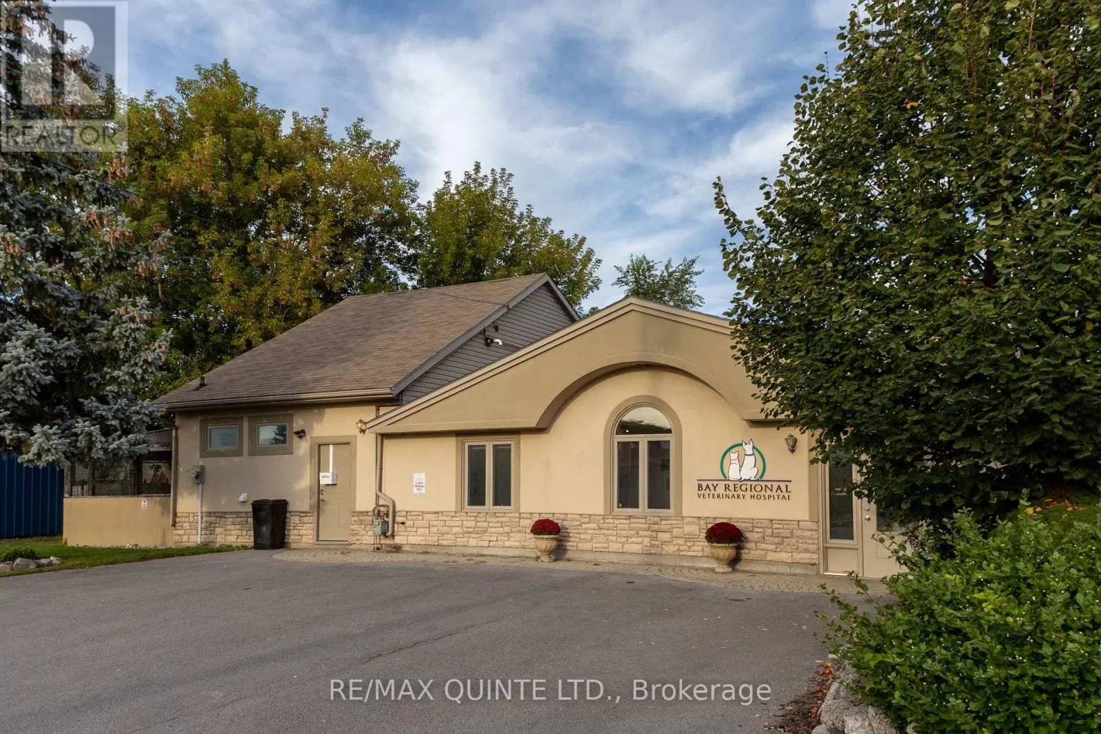 Offices for rent: 437 Bleecker Avenue, Belleville, Ontario K8N 3W2