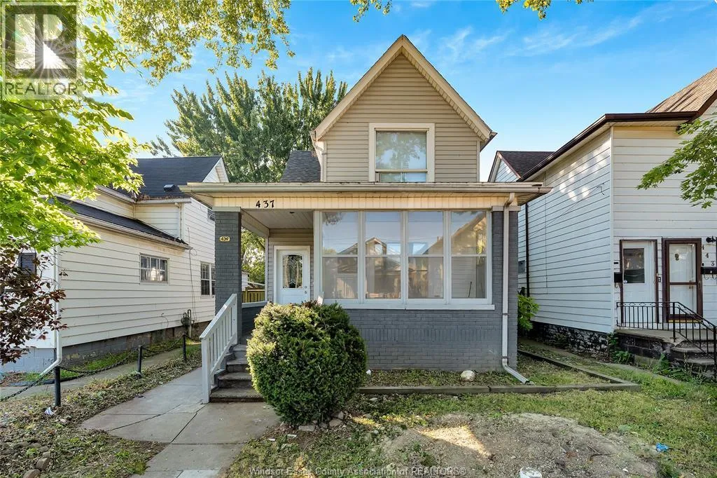 Duplex for rent: 437 Karl Place, Windsor, Ontario N9A 5W2