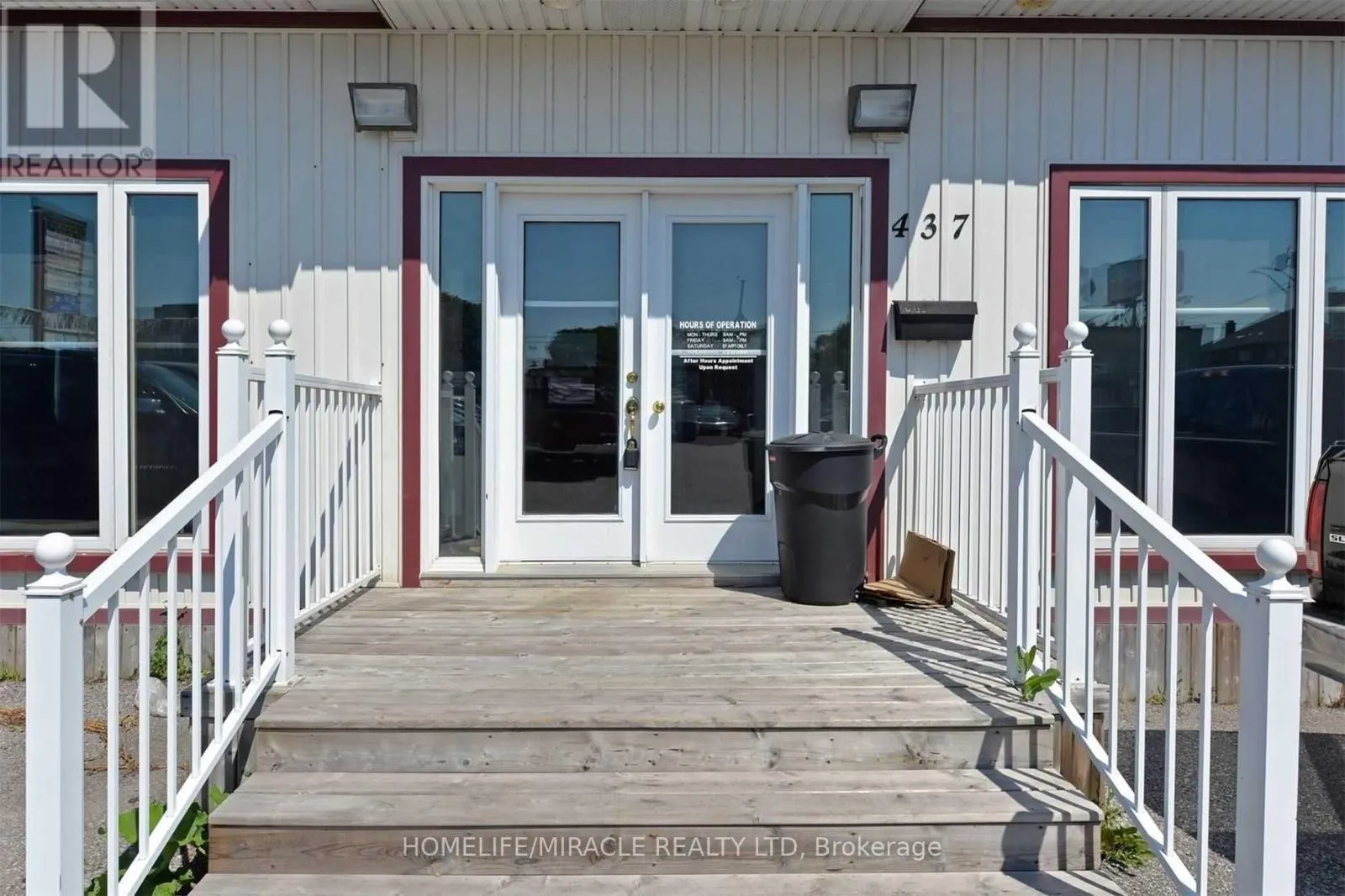 437 Simcoe Street S, Oshawa, Ontario L1H 4J5