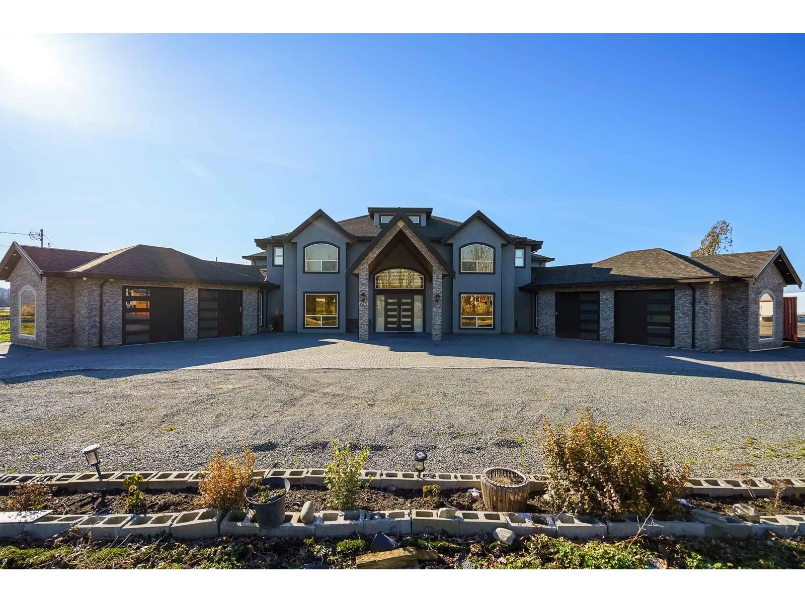 House for rent: 4371 184 Street, Surrey, British Columbia V3Z 1B7