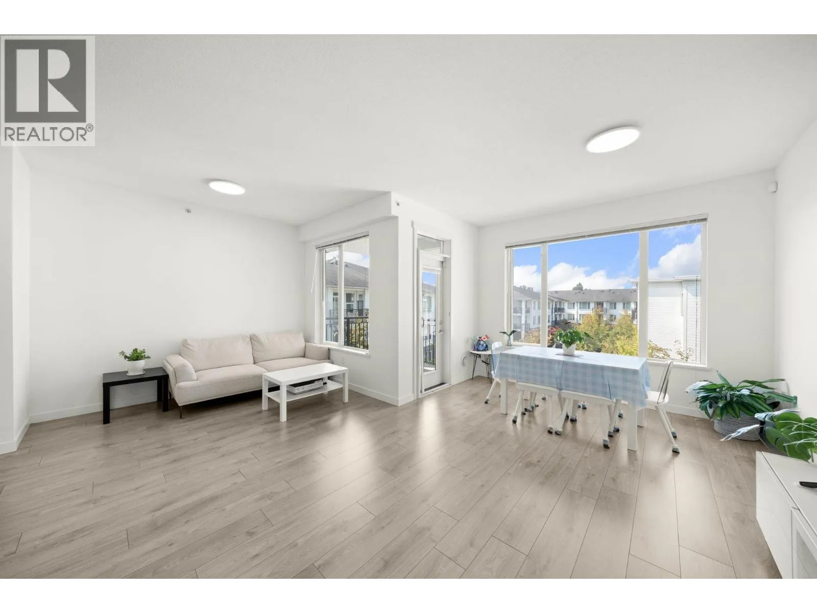 Duplex for rent: 438 9388 Mckim Way, Richmond, British Columbia V6X 0J7