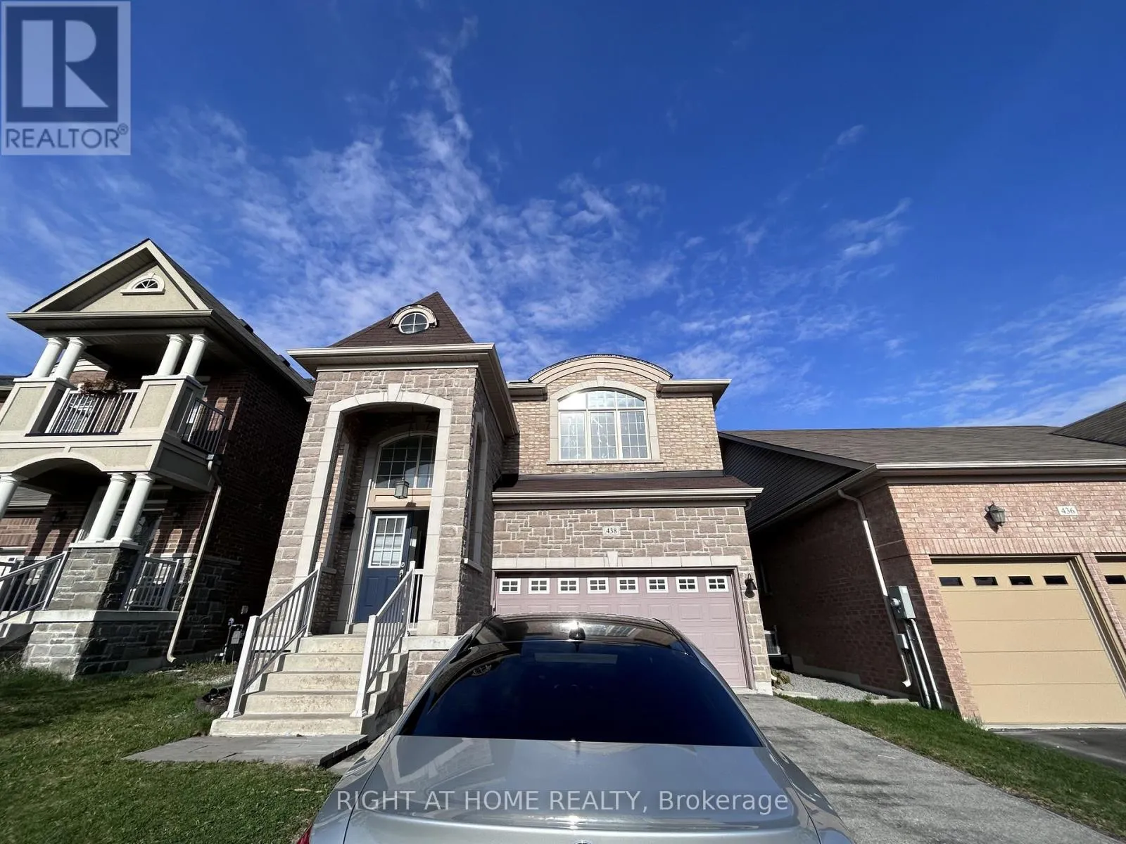 House for rent: 438 Kwapis Boulevard, Newmarket, Ontario L3X 3K4