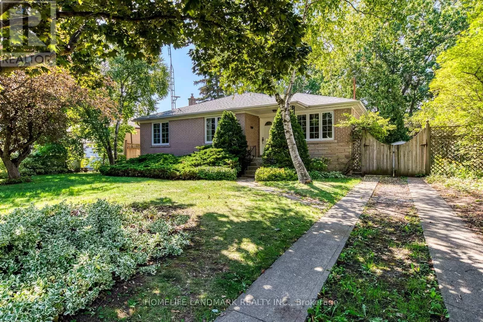 House for rent: 438 Sandmere Place, Oakville, Ontario L6L 4G4