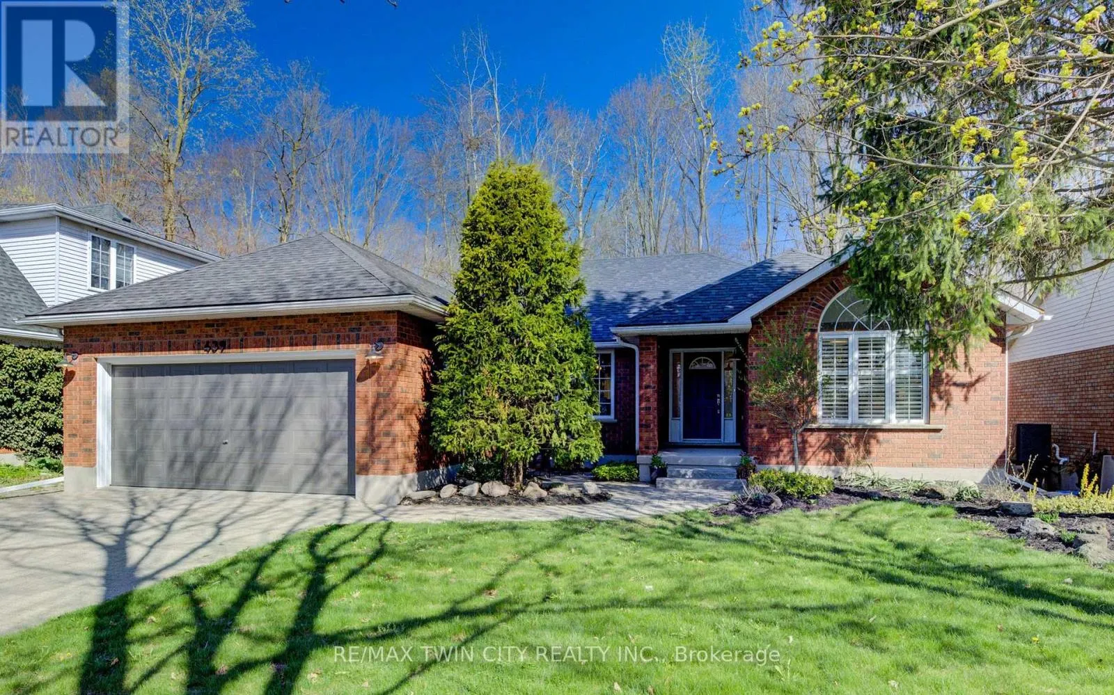 House for rent: 439 Northlake Drive, Waterloo, Ontario N2V 1Y6