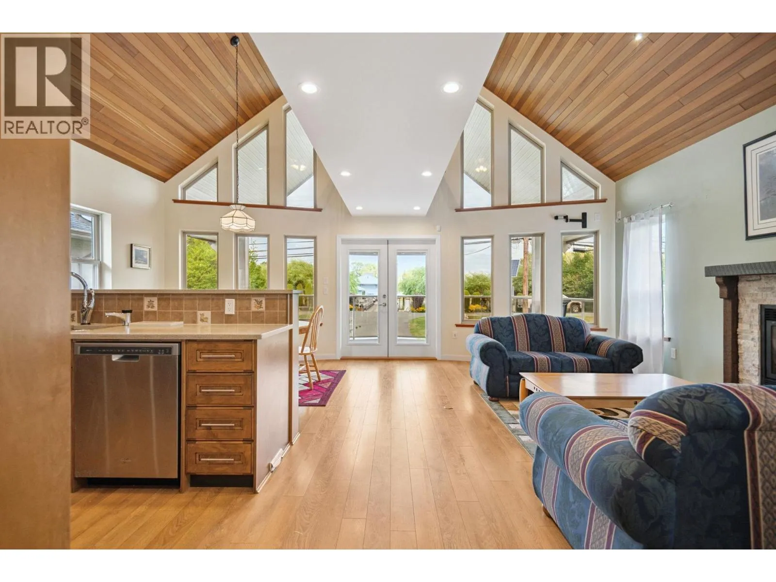 House for rent: 4394 W River Road, Delta, British Columbia V4K 1S2