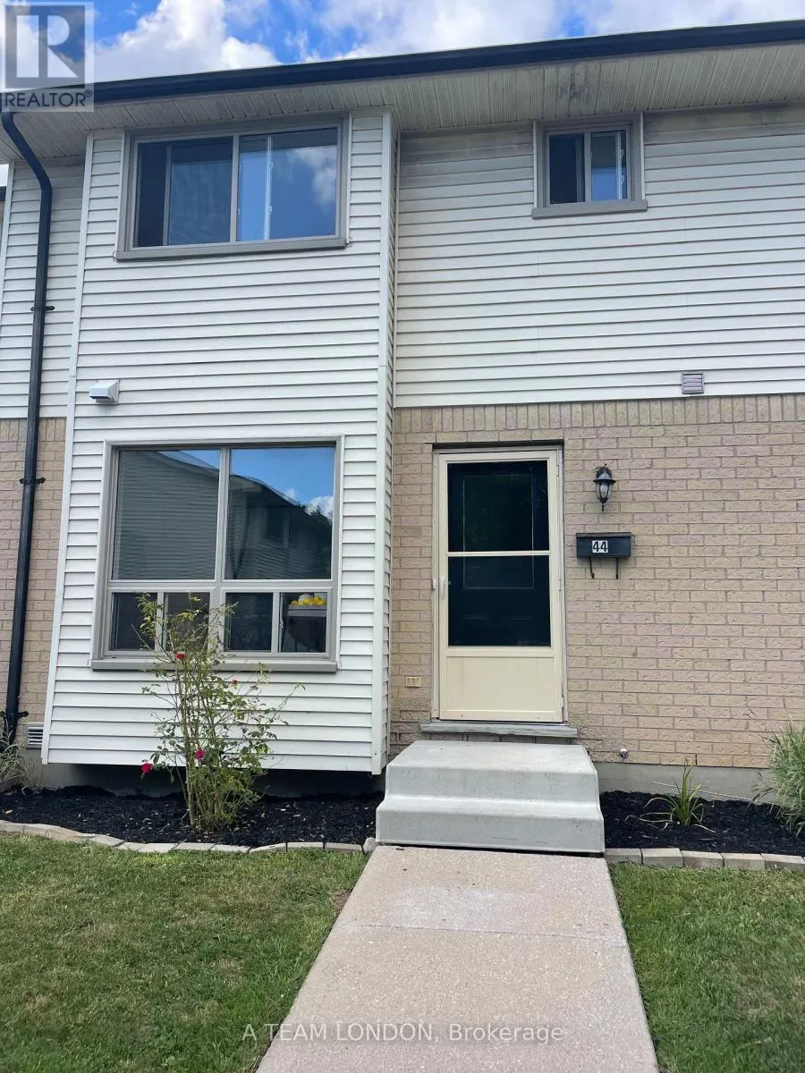 Row / Townhouse for rent: 44 - 355 Sandringham Crescent, London South, Ontario N6C 5K3