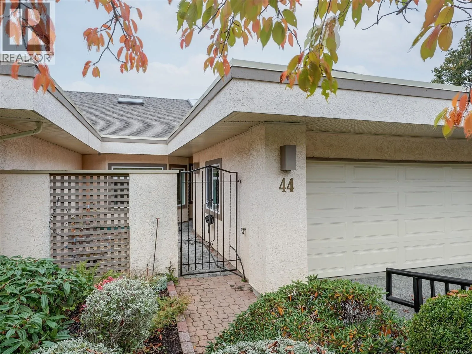 Row / Townhouse for rent: 44 4318 Emily Carr Dr, Saanich, British Columbia V8X 5E7