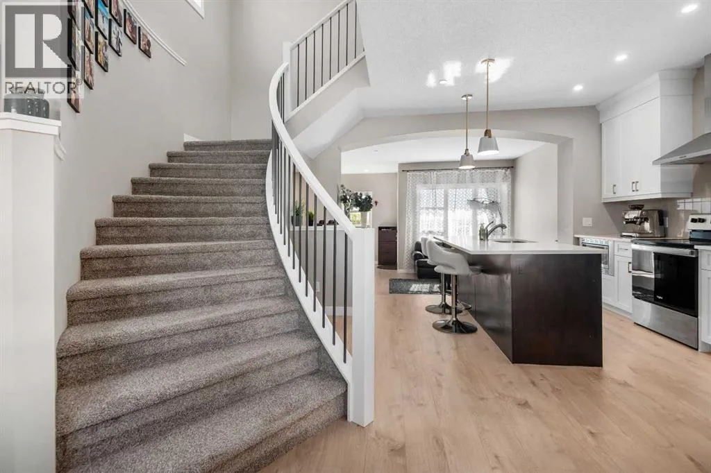 House for rent: 44 Calhoun Common Ne, Calgary, Alberta T4B 3P6