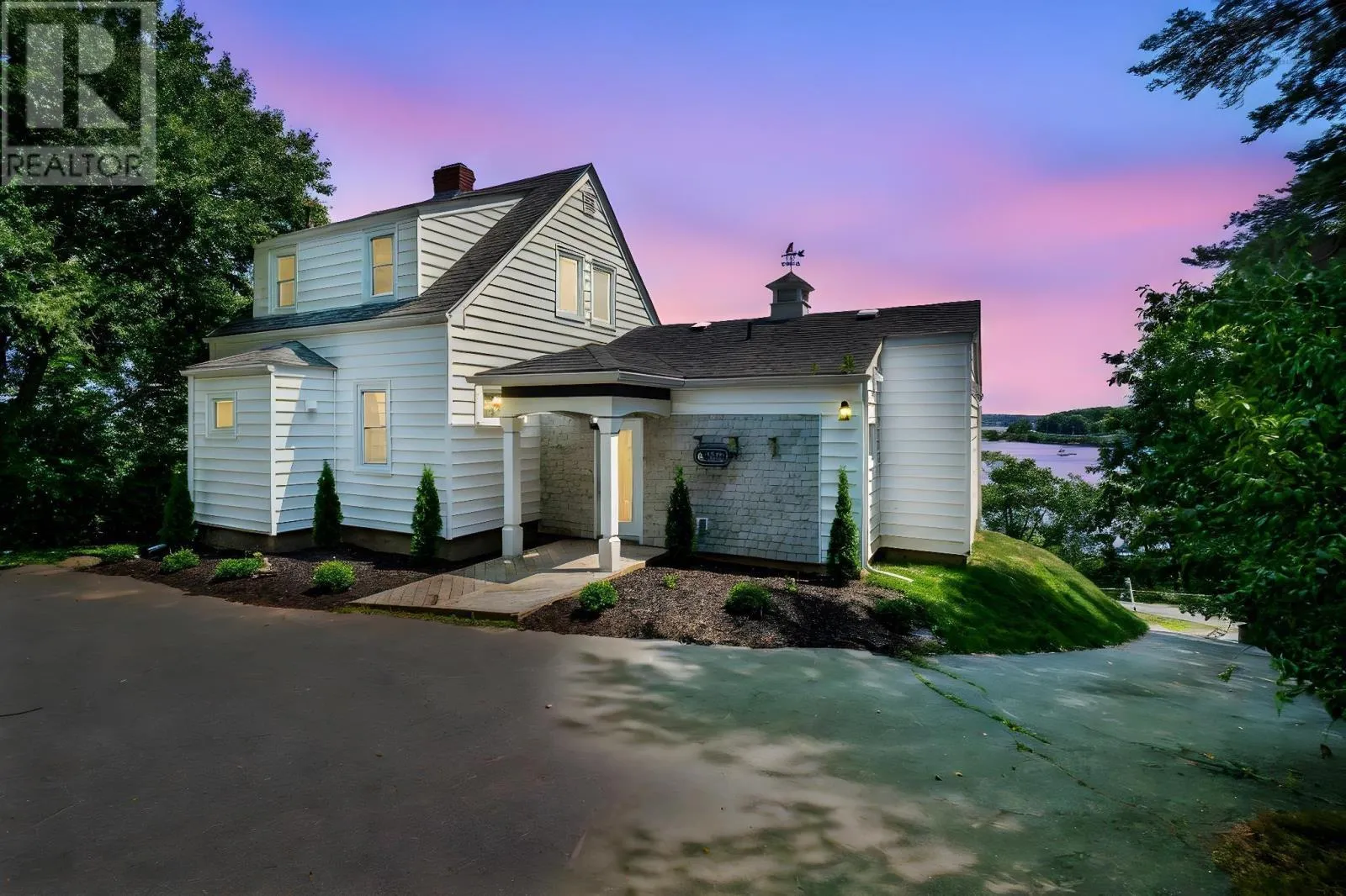 House for rent: 44 Dakin Drive, Halifax, Nova Scotia B3M 2C9