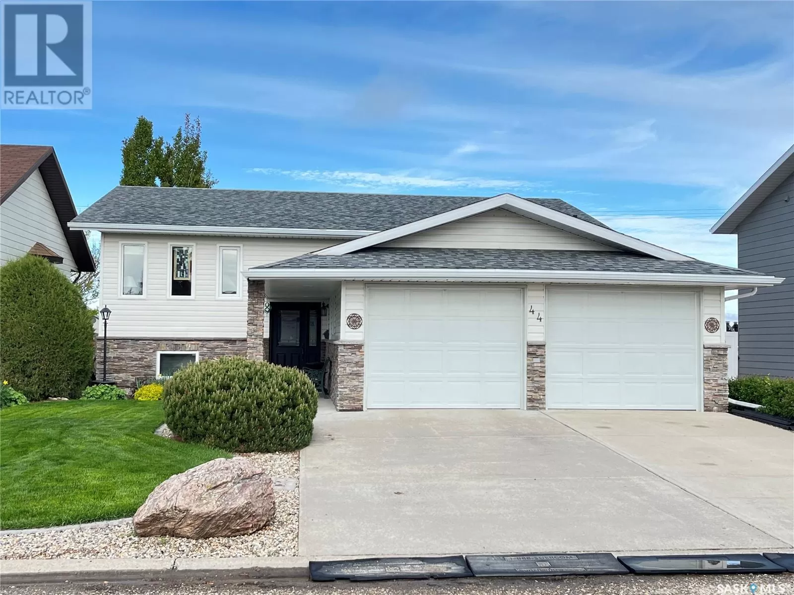 House for rent: 44 Harrigan Crescent, Maple Creek, Saskatchewan S0N 1N0