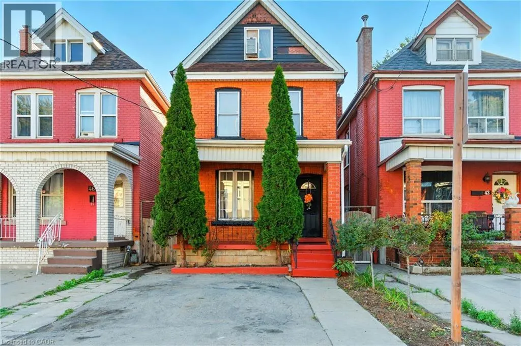 House for rent: 44 Holton Avenue N, Hamilton, Ontario L8L 6H4