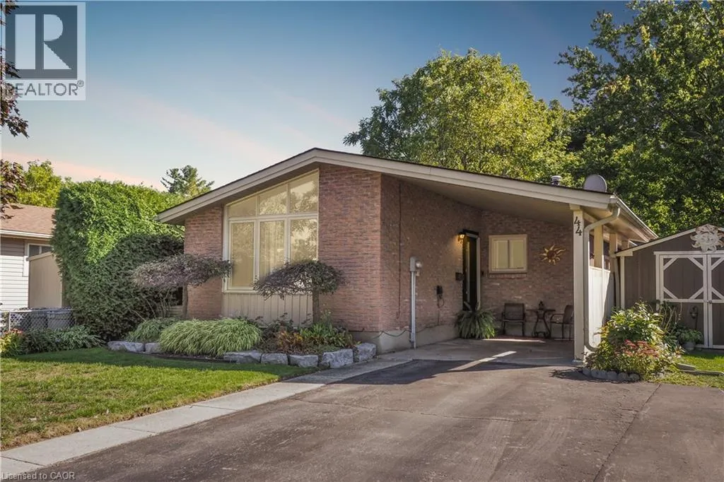 House for rent: 44 Milton Avenue W, Cambridge, Ontario N3C 2Y4