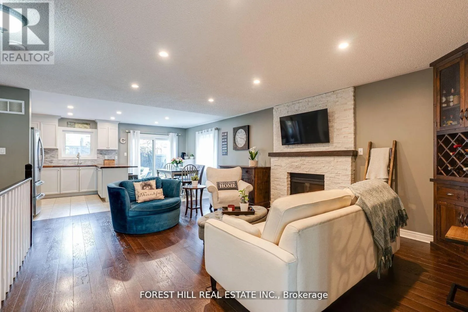 House for rent: 44 Prince Of Wales Drive, Barrie, Ontario L4N 0T1