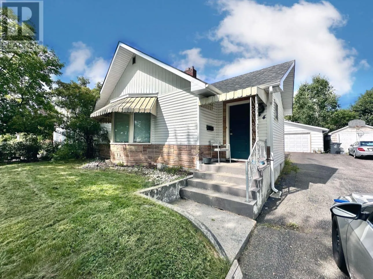 44 Ray Blvd, Thunder Bay, Ontario P7B 4C1