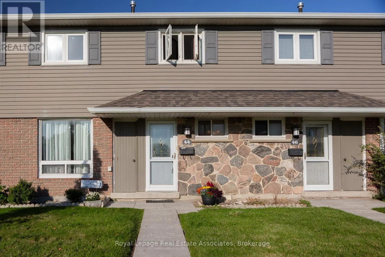 Row / Townhouse for rent: 44 Village Court, Brampton, Ontario L6W 1A6