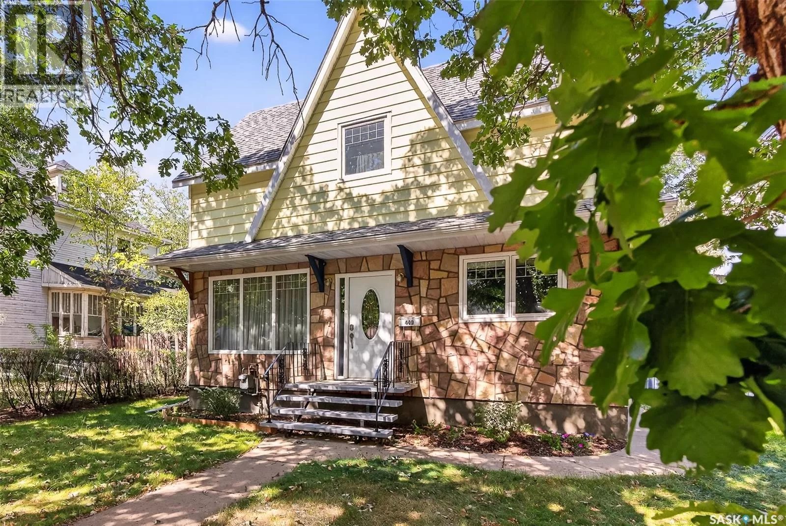 House for rent: 440 Hochelaga Street W, Moose Jaw, Saskatchewan S6H 2G9