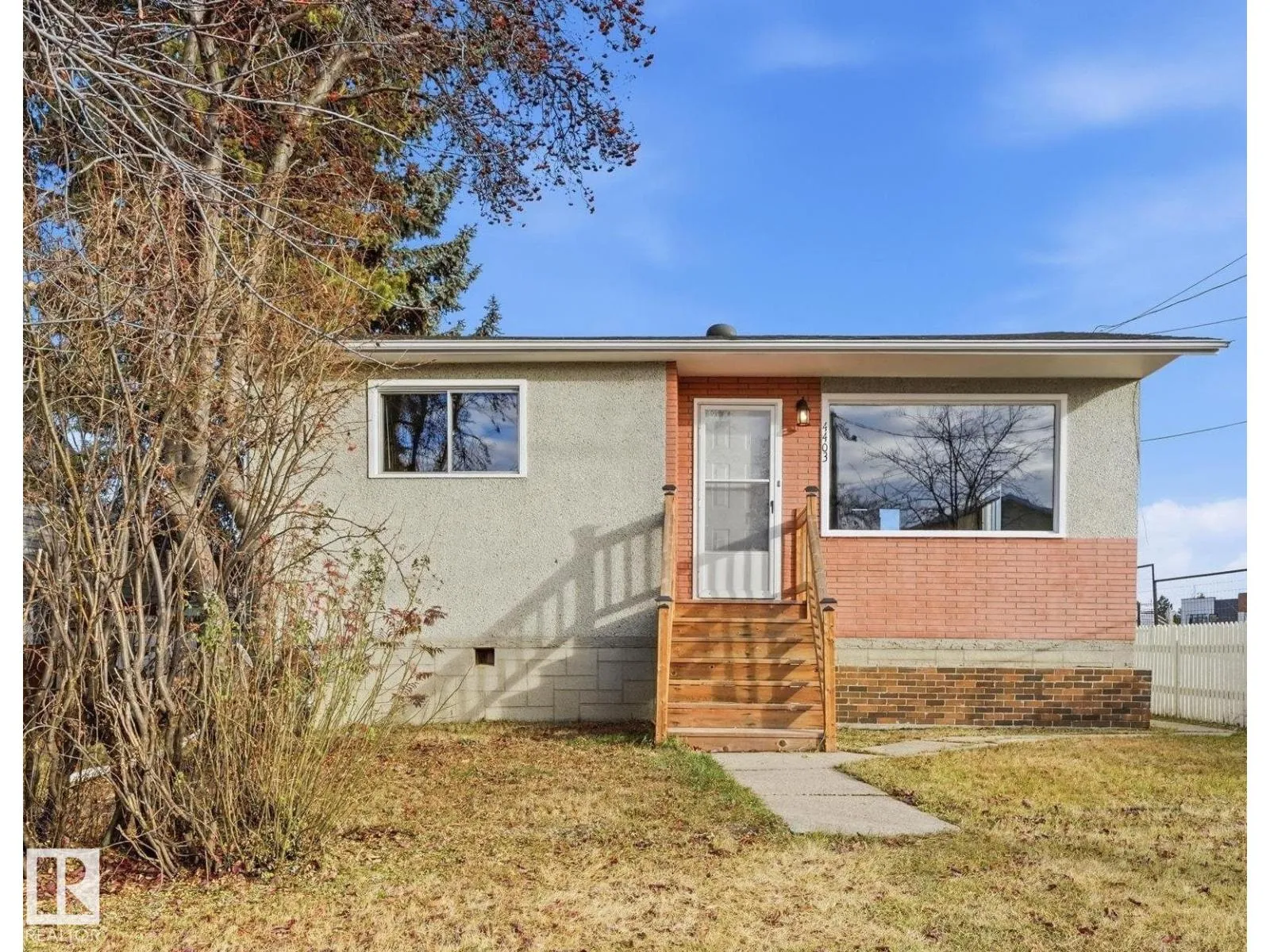 House for rent: 4403 48a St, Leduc, Alberta T9E 5Y8