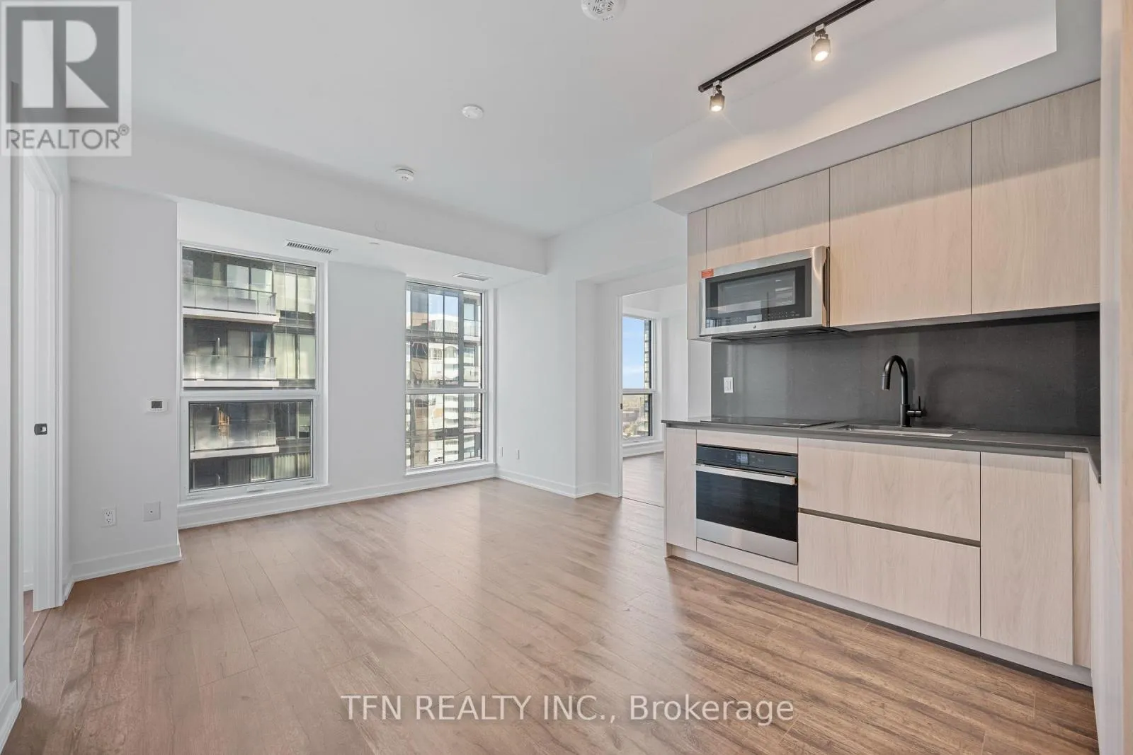 Apartment for rent: 4404 - 327 King Street W, Toronto, Ontario M5V 0W7