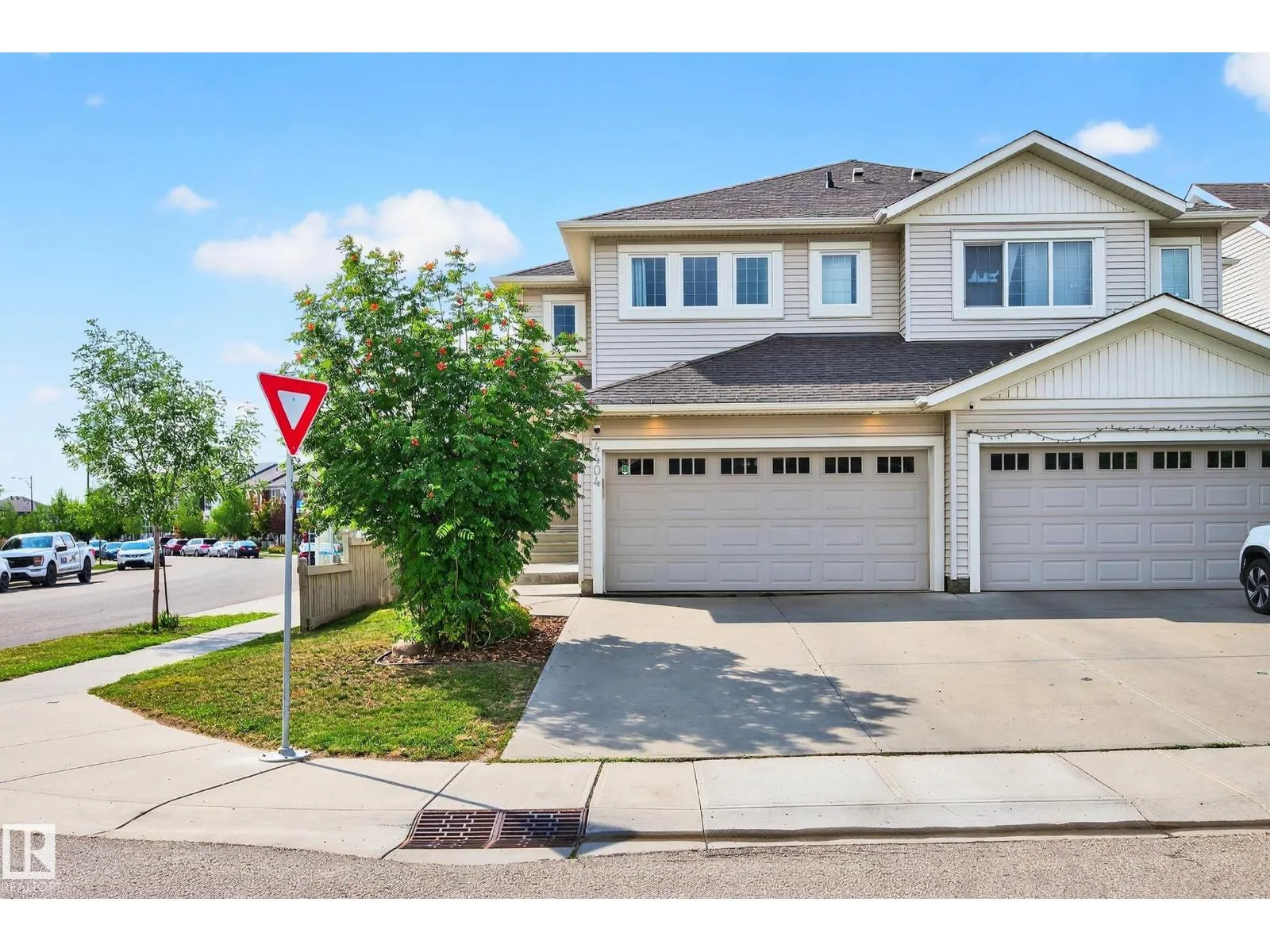 Duplex for rent: 4404 6 St Ne Nw, Edmonton, Alberta T6T 0Z8