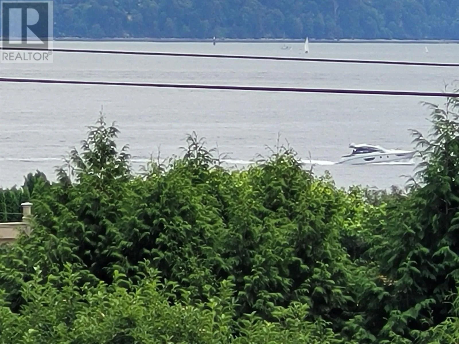 House for rent: 4405 Marine Drive, West Vancouver, British Columbia V7W 1N8