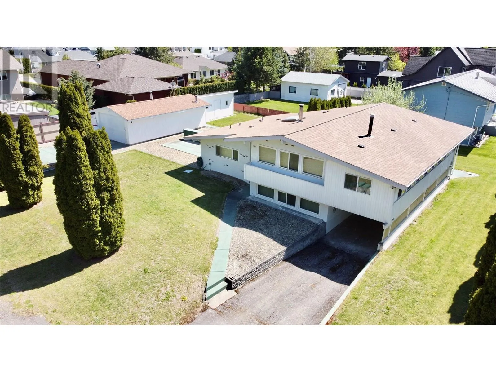 House for rent: 441 Oak Avenue, Sicamous, British Columbia V0E 2V1