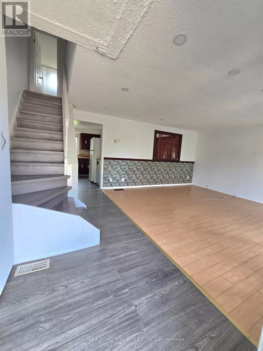 Row / Townhouse for rent: 441 Parkview Crescent, Cambridge, Ontario N3H 4Y3