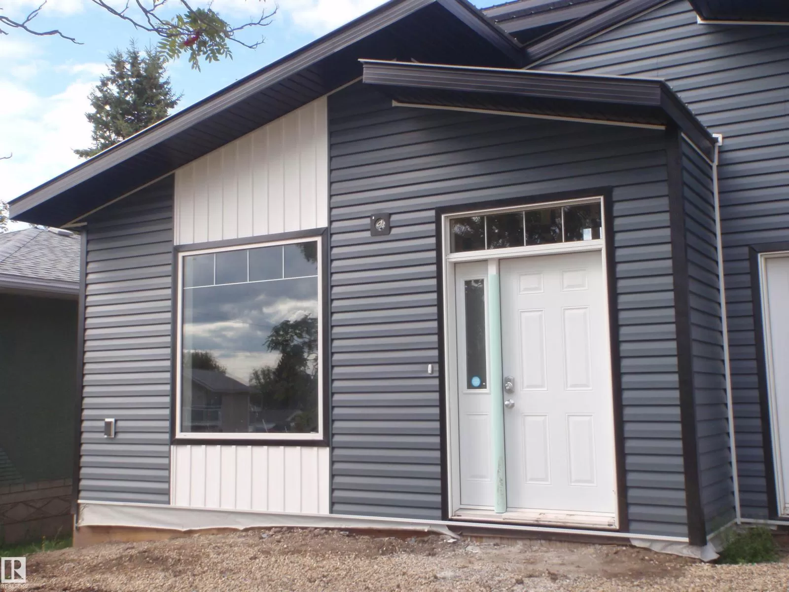 Duplex for rent: 4418 55 Av, Barrhead, Alberta T7N 1K1