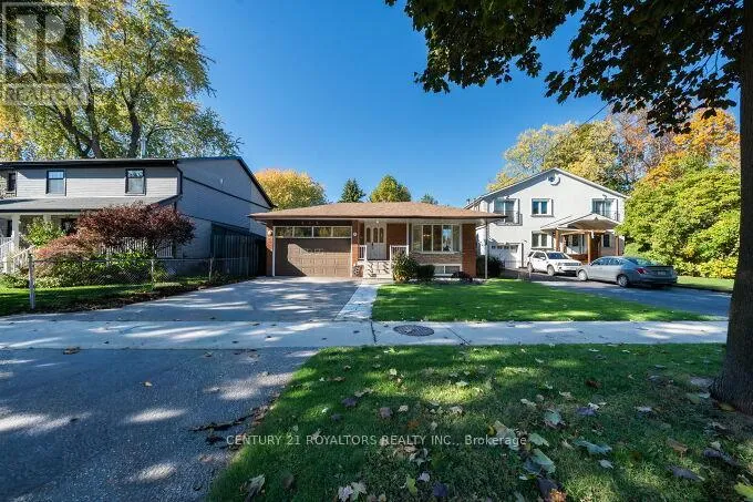 House for rent: 443 Atwater Avenue, Mississauga, Ontario L5G 2A4