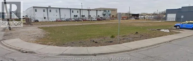 444 Hanna Street East, Windsor, Ontario N8X 2N4