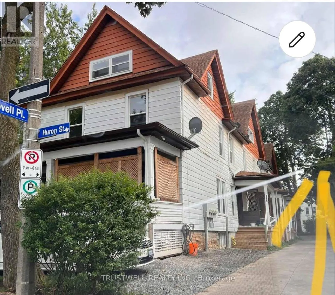 Fourplex for rent: 4440 Huron Street, Niagara Falls, Ontario L2E 2G9