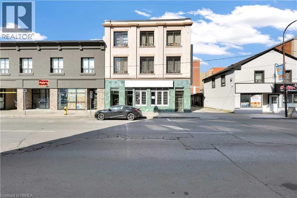 Triplex for rent: 44-46 Dalhousie Street, Brantford, Ontario N3T 2H8