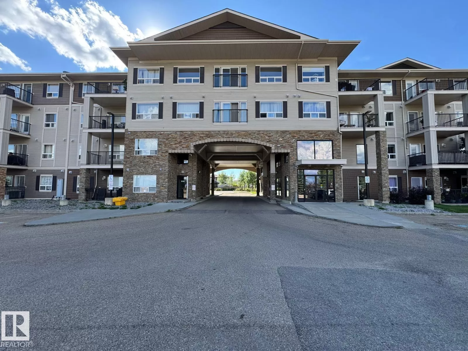 Apartment for rent: #445 1520 Hammond Gate Ga Nw, Edmonton, Alberta T6M 0J4