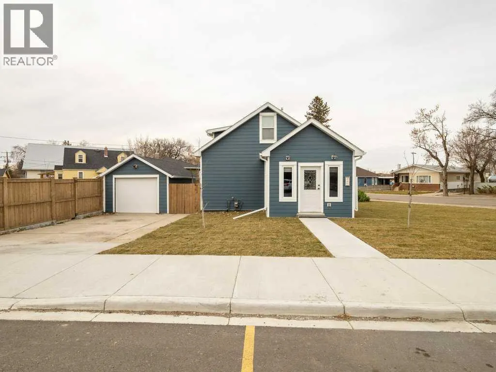 House for rent: 445 Crescent Avenue, Picture Butte, Alberta T0L 1V0