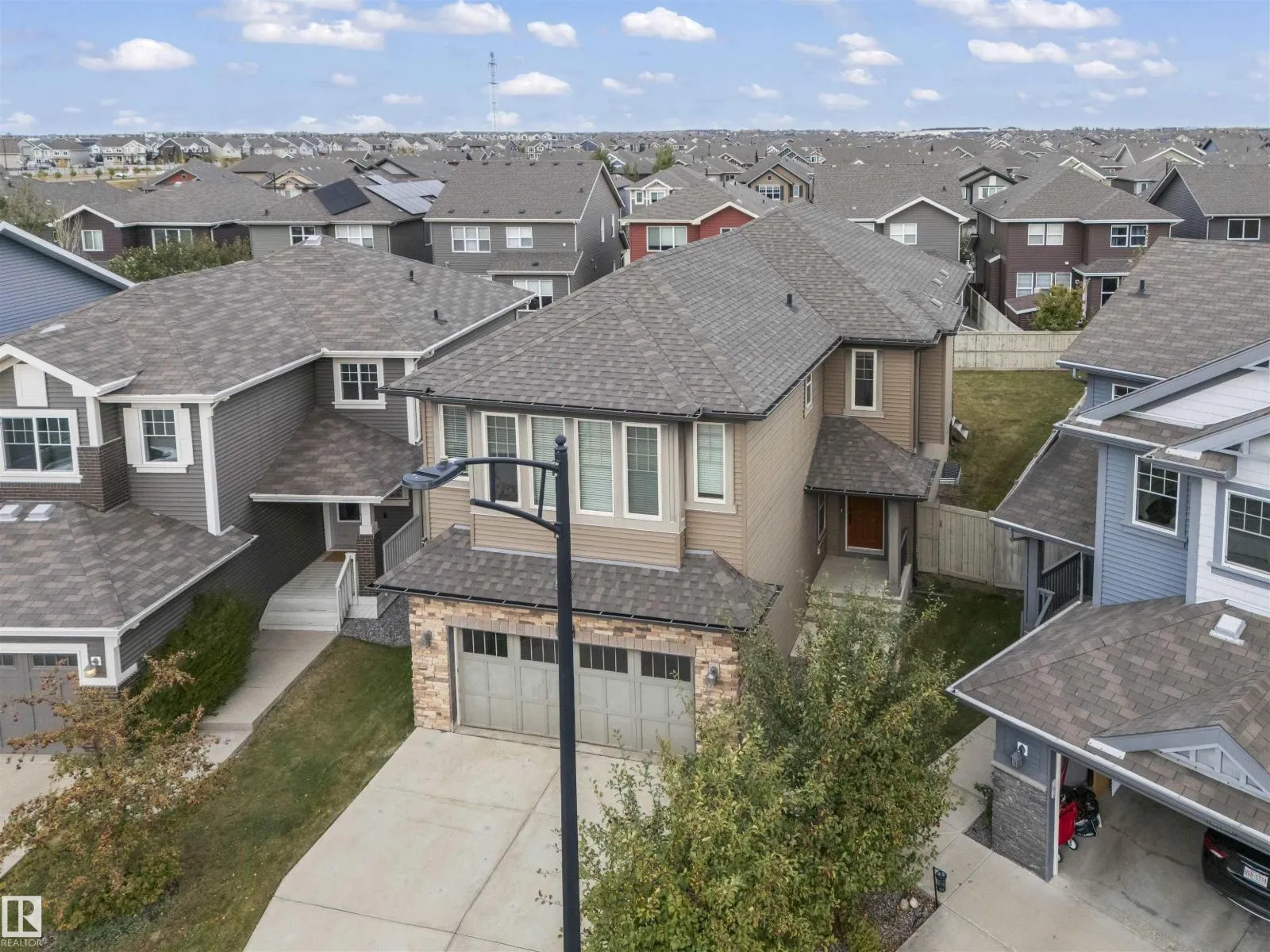 House for rent: 4450 Crabapple Landing Ld Sw, Edmonton, Alberta T6X 0Y6