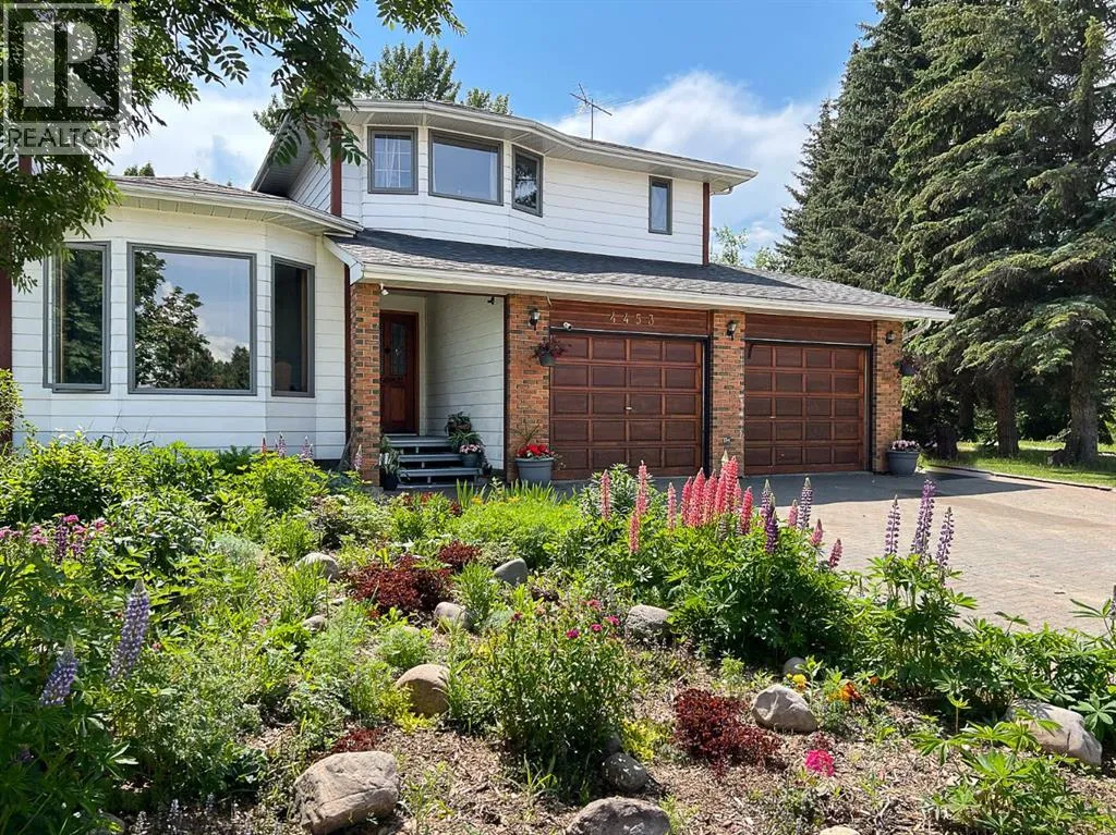 House for rent: 4453 Silverwood Crescent, High Prairie, Alberta T0G 1E0