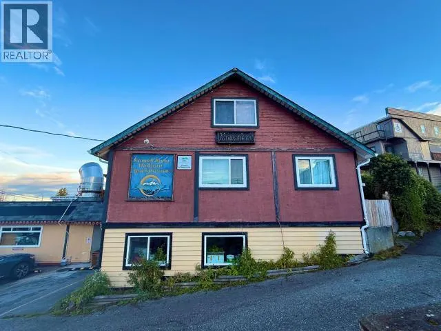4454 Willingdon Ave, Powell River, British Columbia V8A 2M6