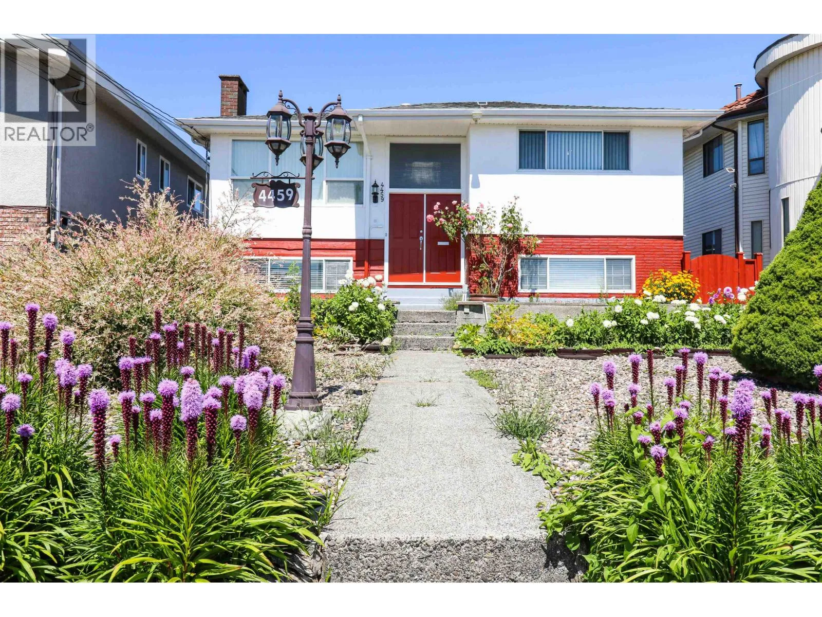 House for rent: 4459 Rumble Street, Burnaby, British Columbia V5J 2A4