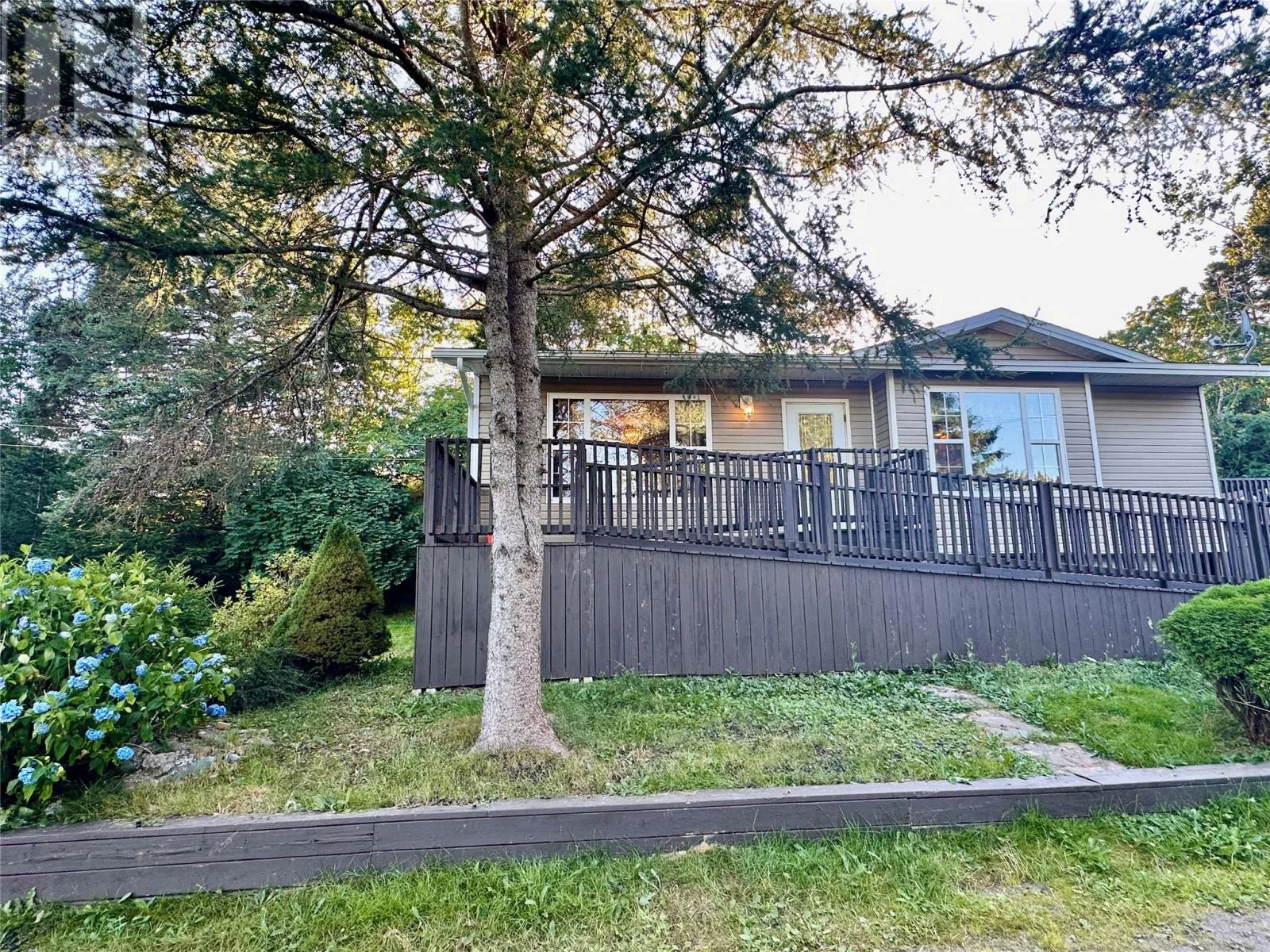 Two Apartment House for rent: 446 Ville Marie Drive, Marystown, Newfoundland & Labrador A0E 2M0