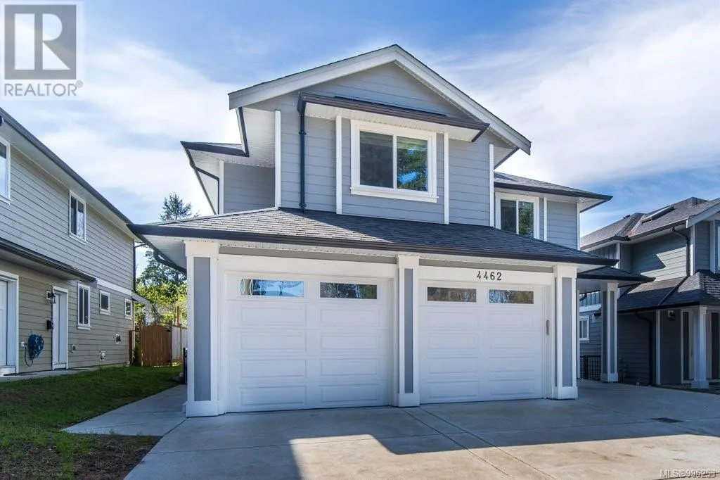 House for rent: 4462 Tyndall Ave, Saanich, British Columbia V8N 3S1