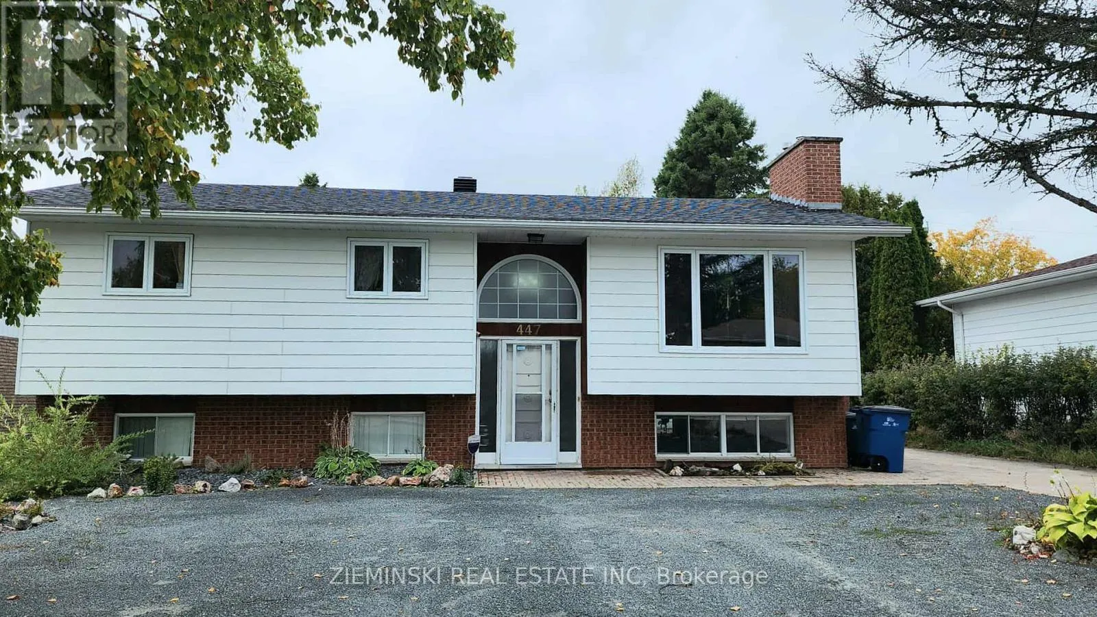 House for rent: 447 Eleventh Avenue, Cochrane, Ontario P0L 1C0