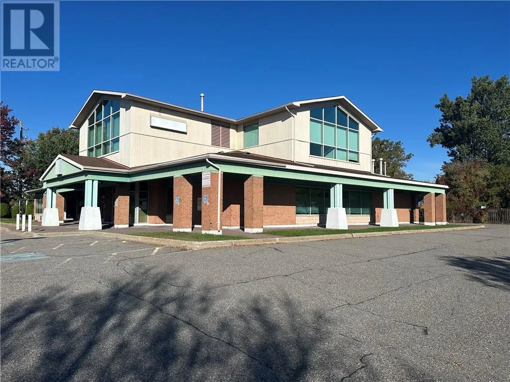 Offices for rent: 4477 Notre Dame, Greater Sudbury, Ontario P3P 1X6