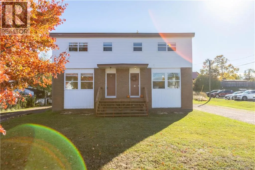 Duplex for rent: 4-4a Jones Avenue, Sackville, New Brunswick E4L 3Y6