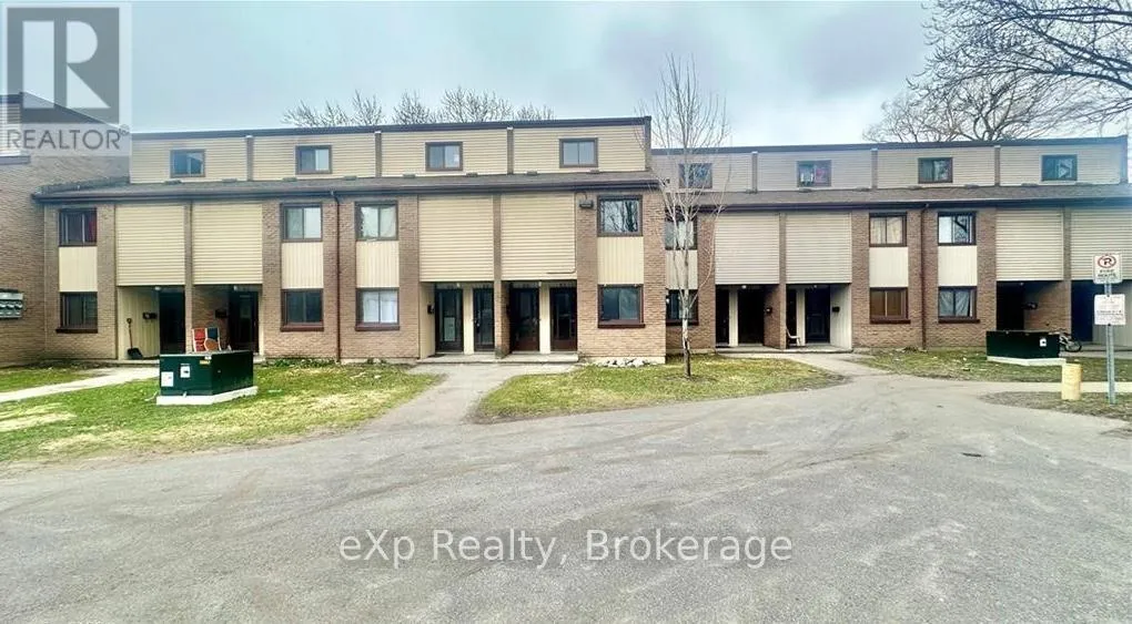Row / Townhouse for rent: 45 - 1200 Courtland Avenue E, Kitchener, Ontario N2C 1K7
