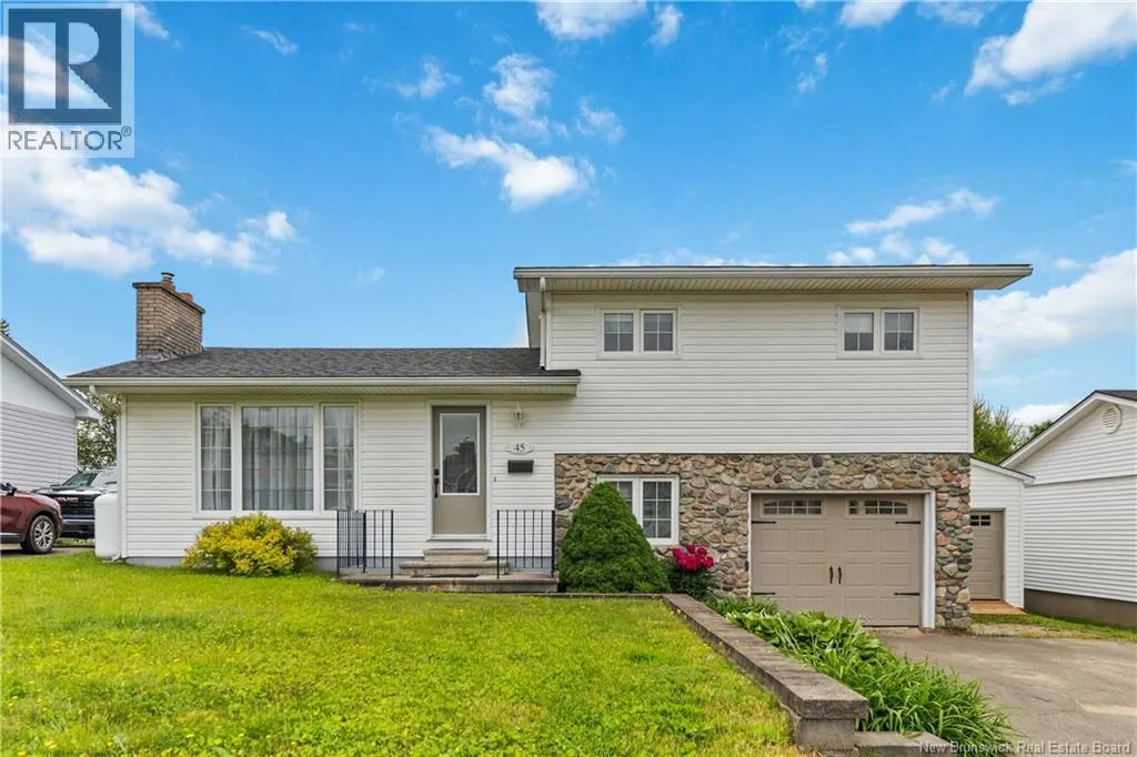 House for rent: 45 Bolton Street, Moncton, New Brunswick E1E 2H5