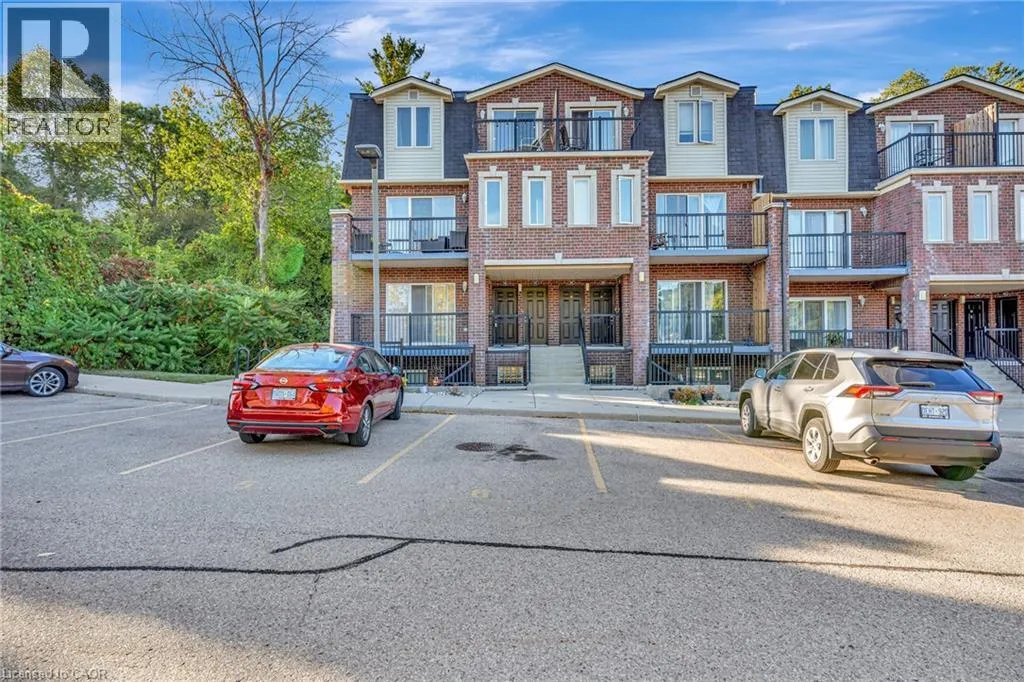 Row / Townhouse for rent: 45 Cedarhill Crescent Unit# 1d, Kitchener, Ontario N2E 0A2