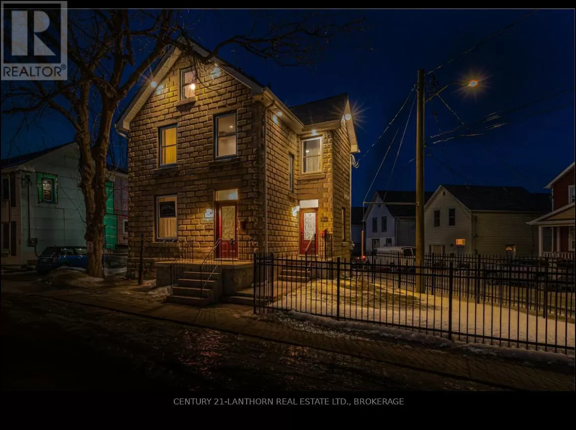 House for rent: 45 Chestnut Street, Kingston, Ontario K7K 3X4