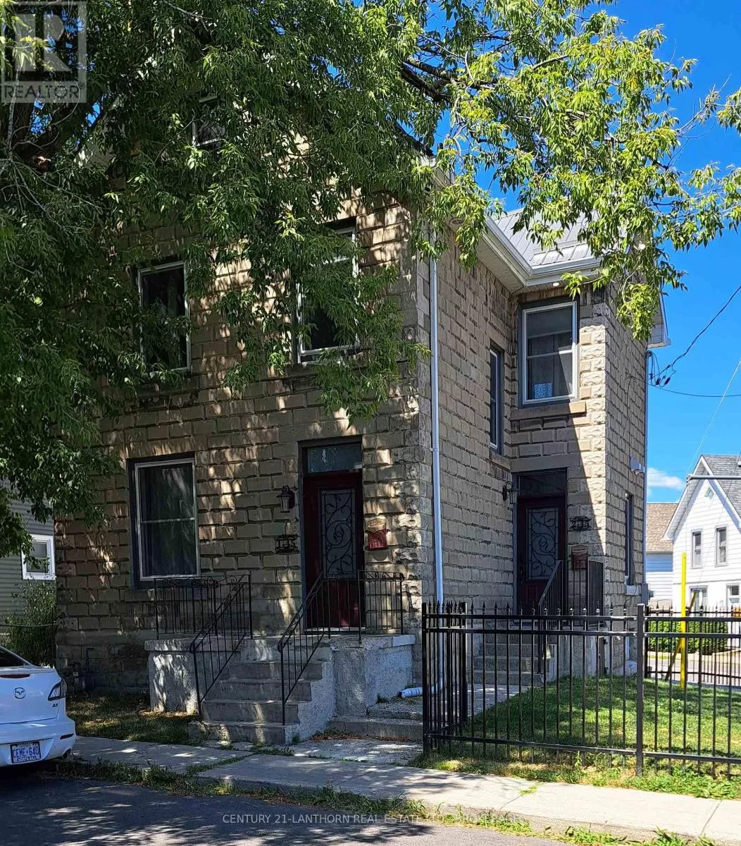 45 Chestnut Street, Kingston, Ontario K7K 3X4