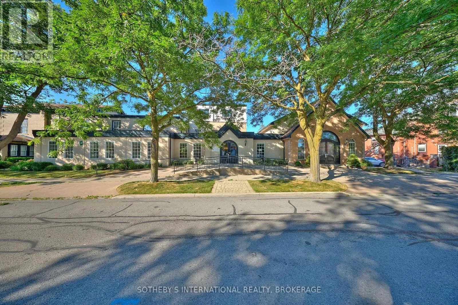 45 Court Street, St. Catharines, Ontario L2R 4R8