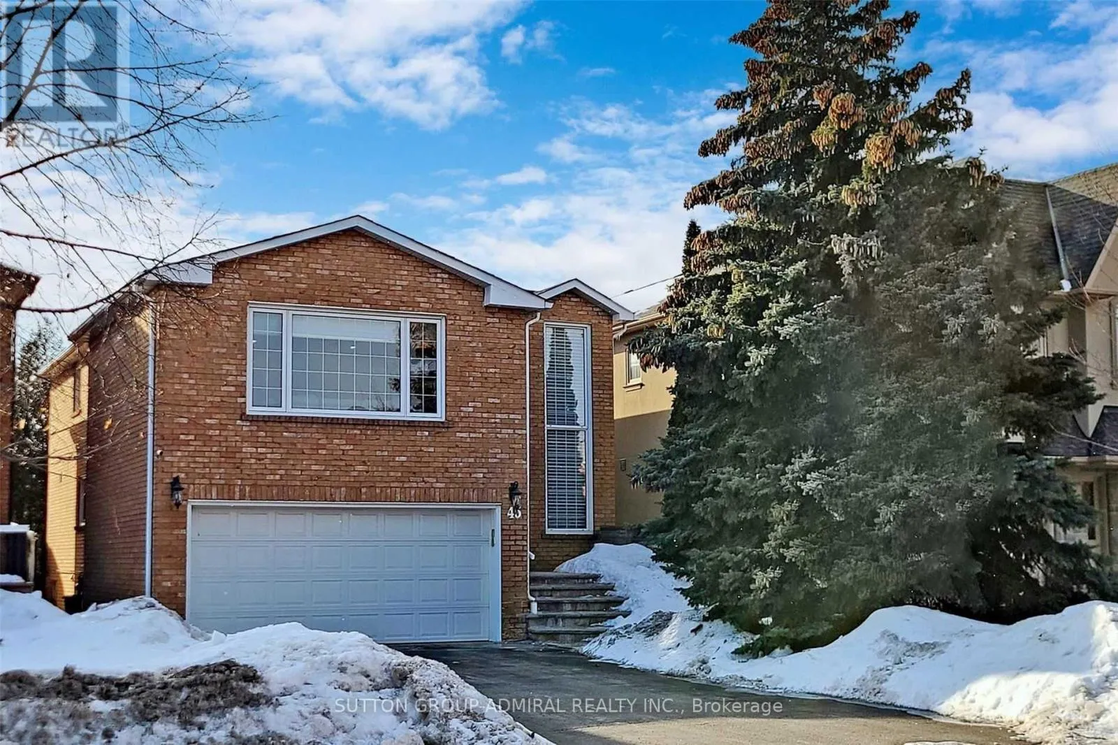 House for rent: 45 Pinewood Drive, Vaughan, Ontario L4J 5N8