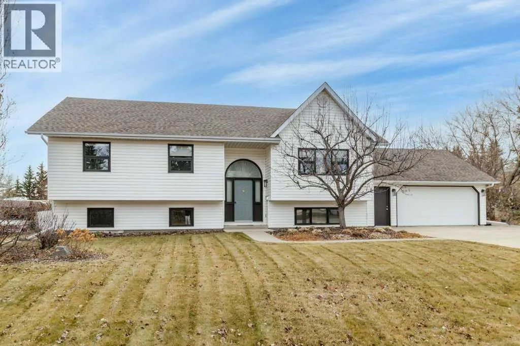 House for rent: 45 Ravenscrag Crescent N, Norglenwold, Alberta T4S 1S5